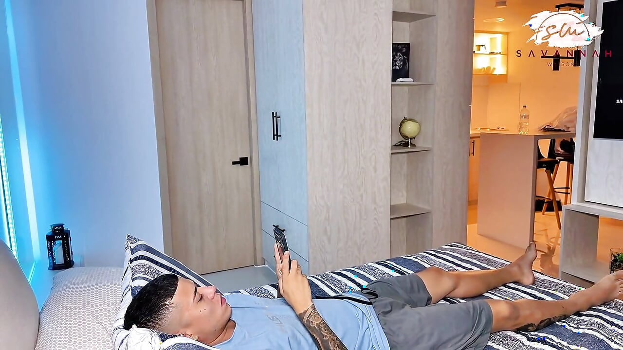 BBW Offers Her Tight Hole to Her Stepbro After Returning From the Gym - Savannah Watson