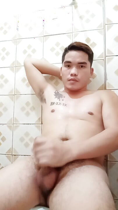 Jerking off before taking a shower🚿