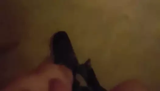 Keller evi çıplak koşuyor