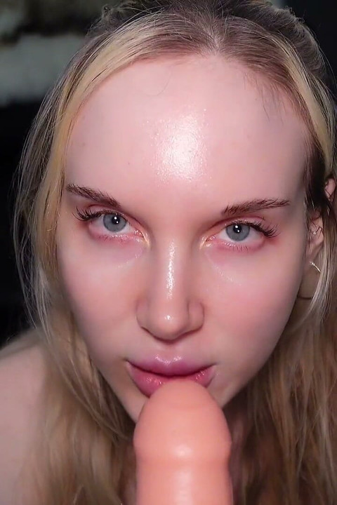 Ciuman dan pepek menggesel batang kecil - Sph Denial Cuck - Sofie Skye
