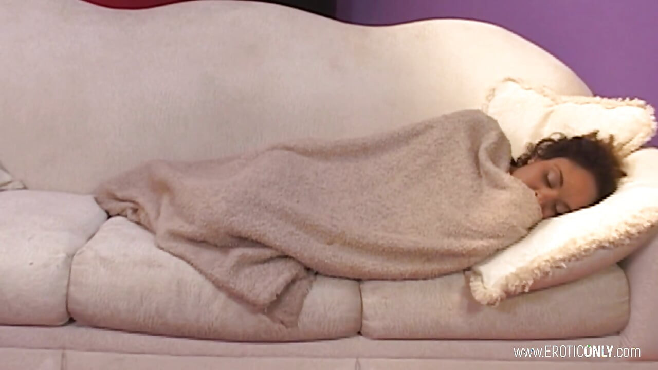 Minha madrasta quer que eu lamba sua buceta molhada