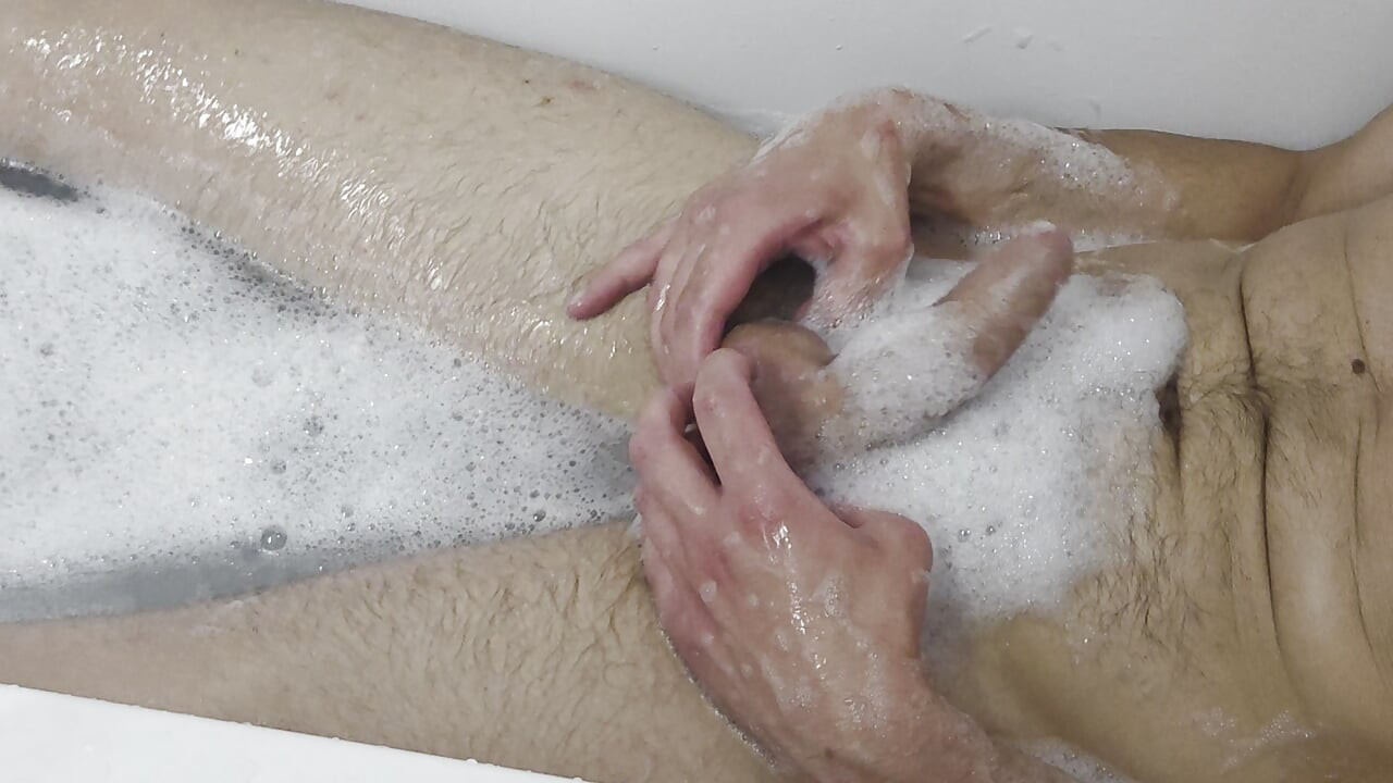 Evening Bath always Ends up the same - Huge Masturbation and Massive Cum
