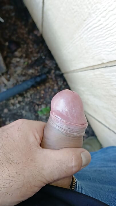 Pissing and jerk off outside