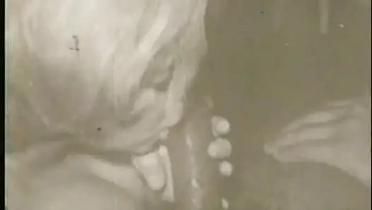 Zenci adam için üçlü oral seks seansı