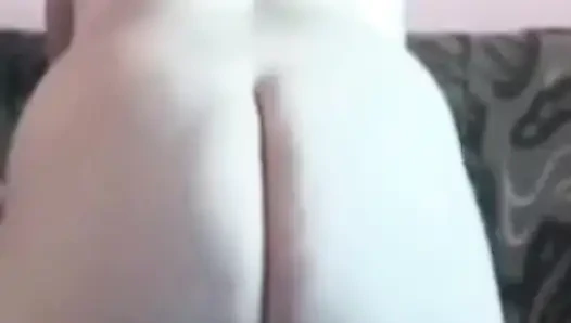 Twerking dengan pantat gemuk