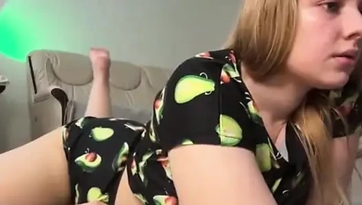 Раздвинула великолепную киску с Jucielussie