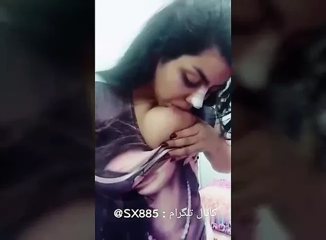 iranian girl boobs