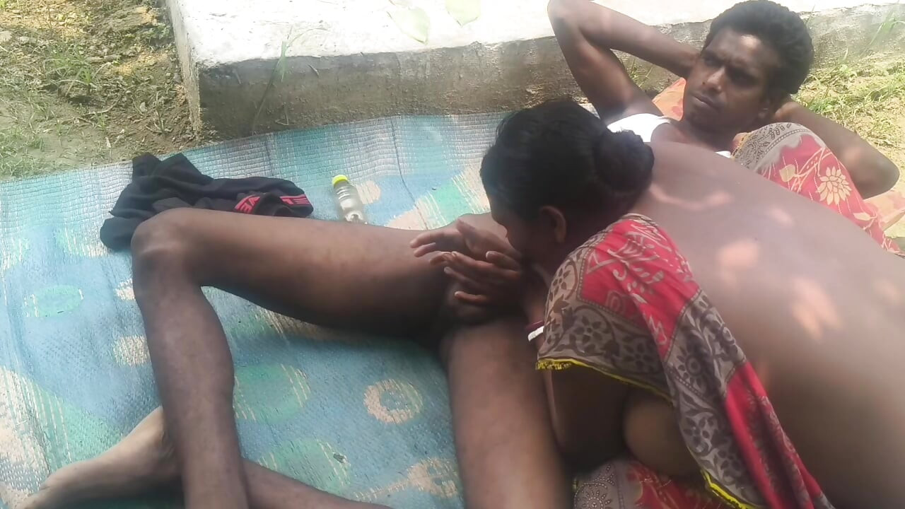 Desi housewife ki chudai ki outdoor