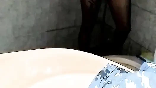 Мастурбирую, пока я душ