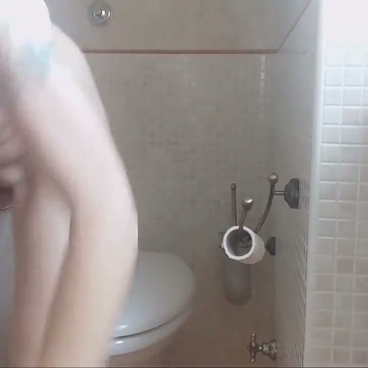 A Beautiful Pee... on Orange! I Must Be Crazy or Perverted