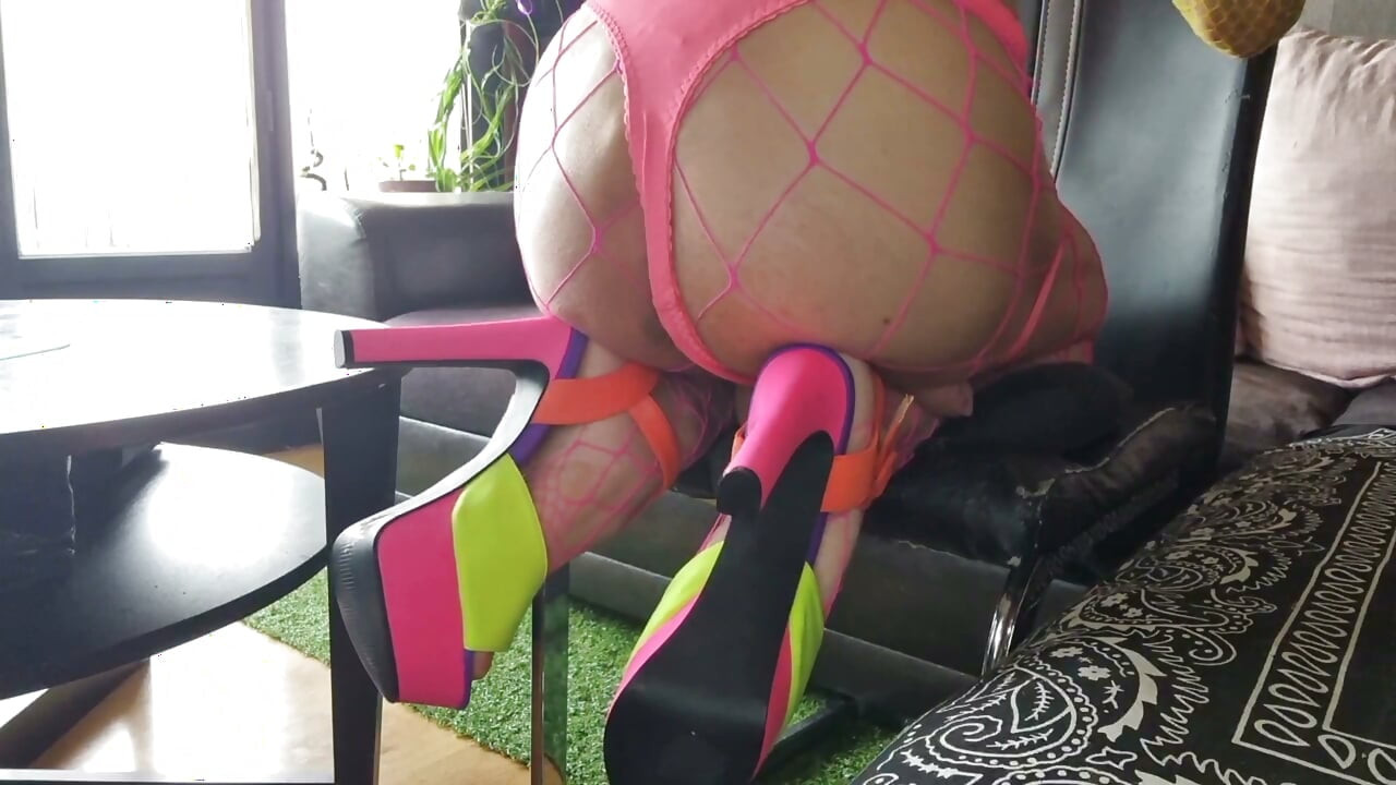 Colors Bimbofication Sissy in on the Basse Table.. cum 17:10 Vanessabitchx Parischiennetrvprod