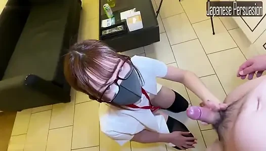 Ünlü gyaru hemşire hastanede, derin gırtlak zevki tekrarlanan doruğa ve dölleme bitirmeye yol açıyor