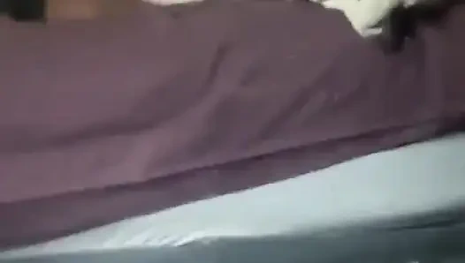 Милфу трахают, пока ее муж работает