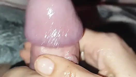 Я включила его на публике и закончила его дома. Дикая и доминантная дрочка и большой камшот!