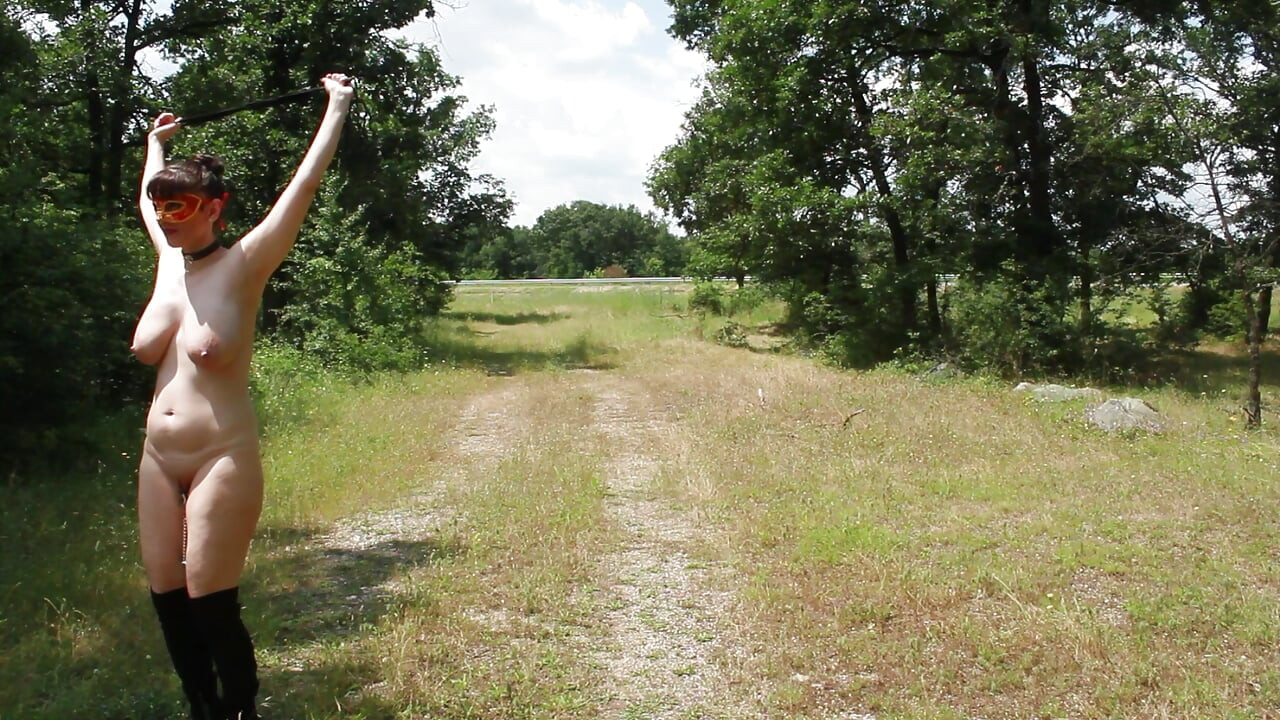 За За раб тренується з відром пизди