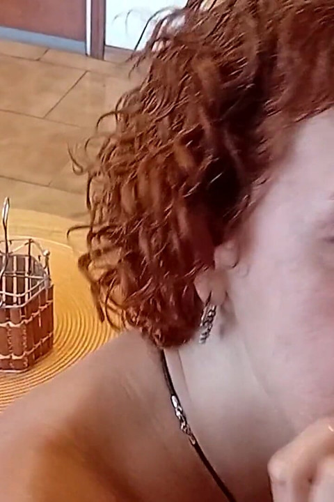 Saya Meniduri MILF Tetangga Saya