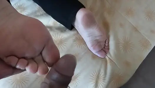 I put my cock in my stepmother's mouth, great blowjob, she asks me to cum in her ass.