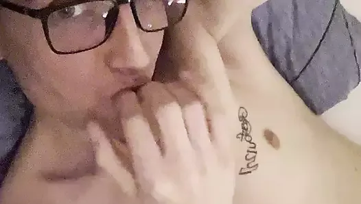 I make my cock cum and eat my cum, my tight anus is to be licked and fingered