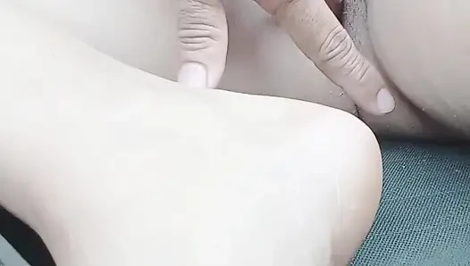 Sexy curlisita im auto fingern (Enge muschi pOV)