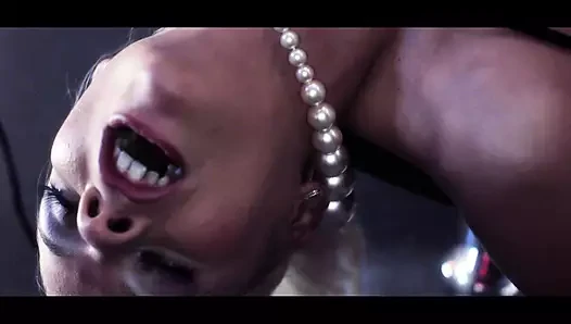 LESBO GIRLS LICK EACH OTHERS PUSSIES THEN FINGER FUCK