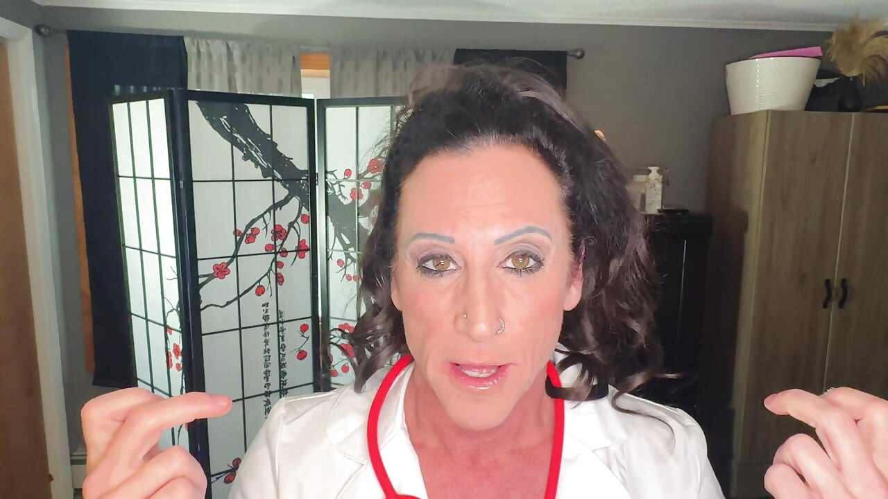 Professor Kandy Devours Cuck-studerende