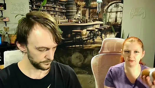 Aivsmy Lagi Asik Ngocok Cowok Bergetar Tanpa Kondom