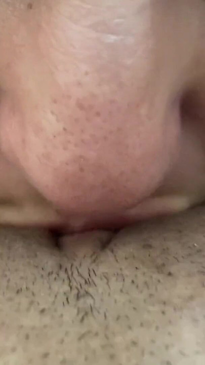 Συγκλονιστική στιγμή από το "POV close up blowjob of a big erused clit"