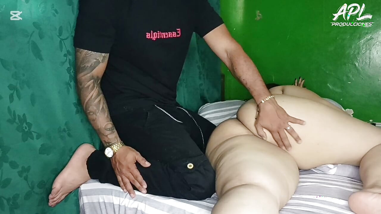 Tombul Poposunu Hareket Ettirirken Ben Kıçını Seviyorum
