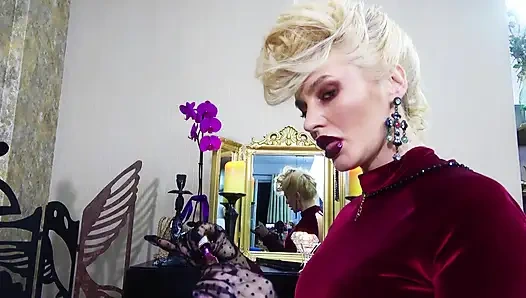enslaved by  lipstick  kisses