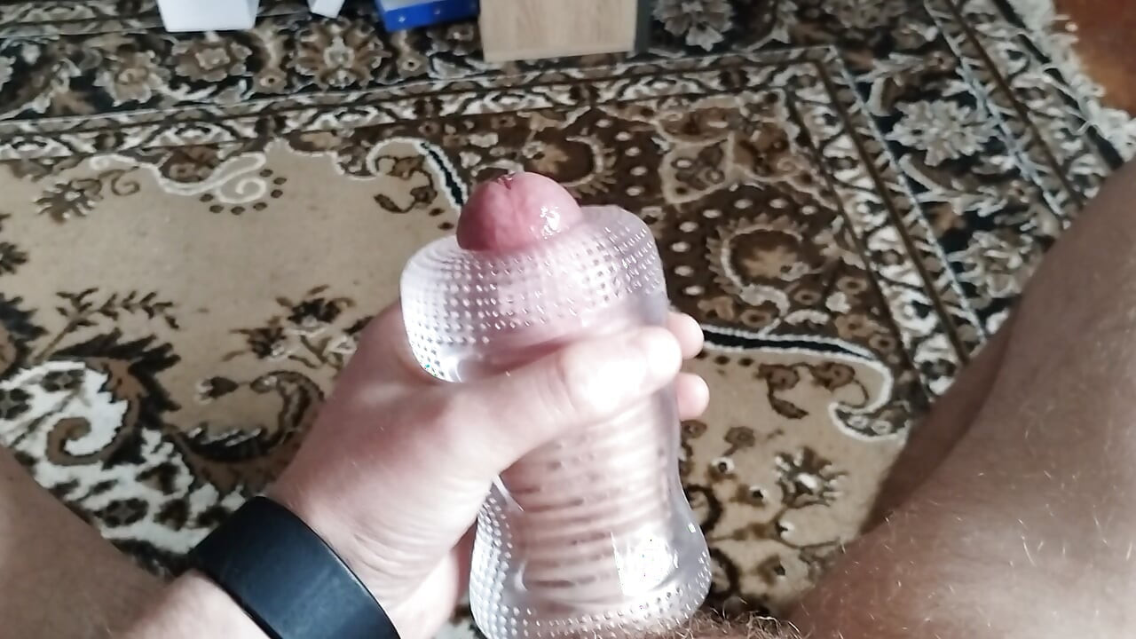 섹스 토이로 자위하는 남자