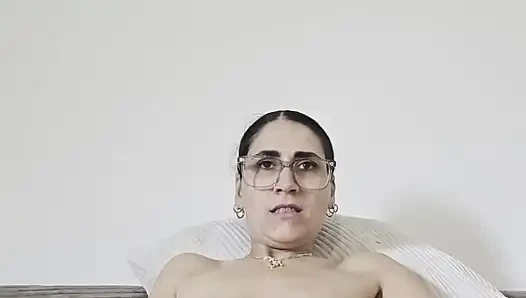 Pakistani Nymphomaniac Mina Javed with Pink Mini Vibro - 10 Minutes of Pure Solo Pleasure