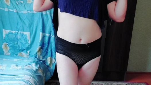 Schwarze Unterhose, blaues sexy Kleid, Sissy-Schlampe, Transvestit mit weißem Körper, schwuler Twink, haarlos, leckere Haut, dicker Hintern, dicker Arsch, süß