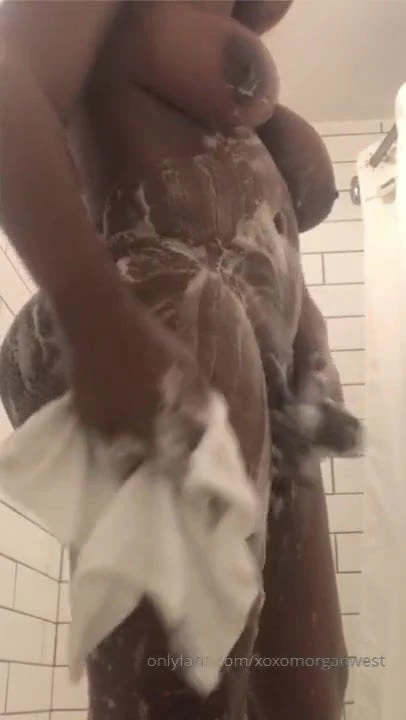 THICC Ebony Tranny Babe nagroM Showering