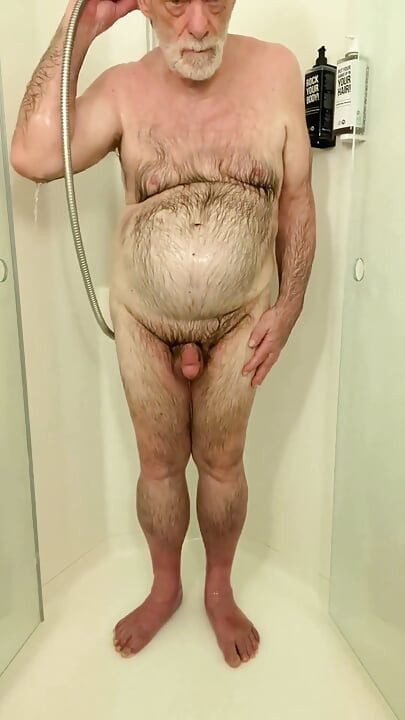 Coach Karl Starts His Hot Shower 7221