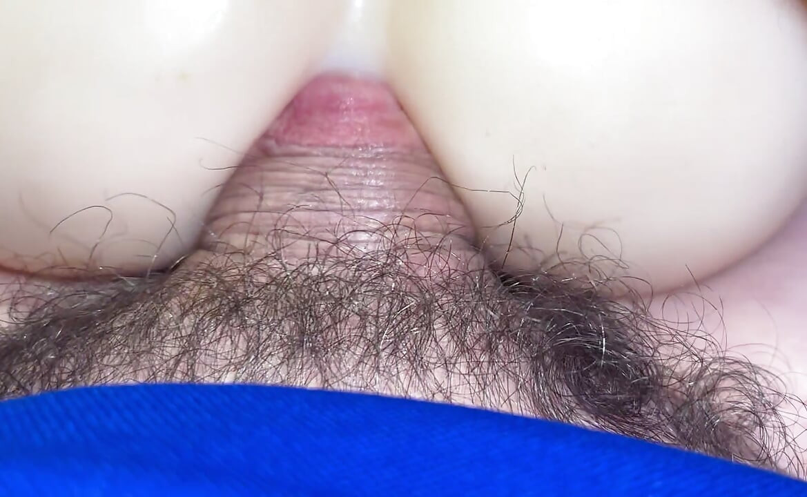 Little weeny going into the stinky
