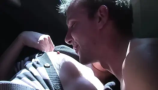 Встреча-сюрприз - тайная страсть неожиданно пробуждается