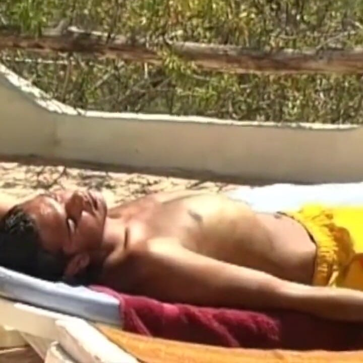 Sexy twinks neuken buitenshuis onder de zon