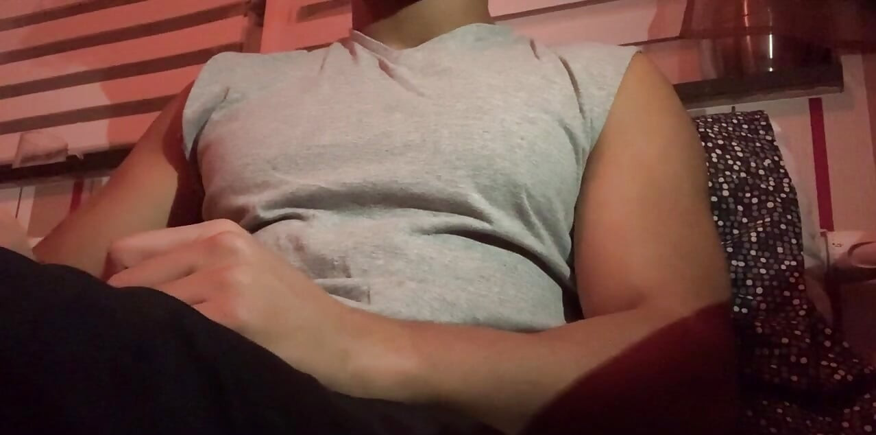 Moroccan garson masturbation