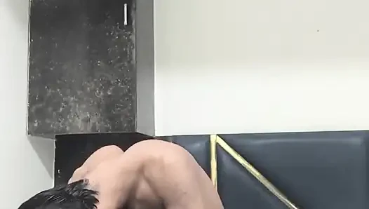 Erkek arkadaşım beni çok sert sikiyor