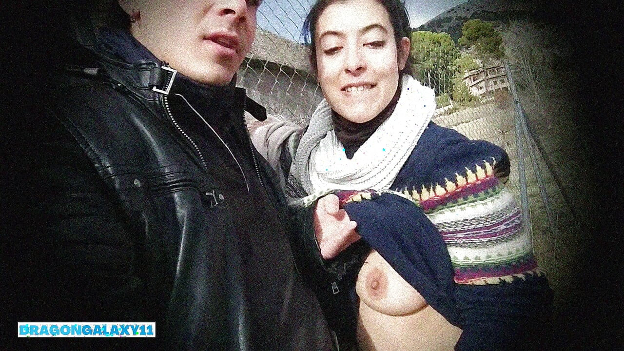 Minha meia-irmã e eu fazendo coisas sujas na rua e depois em casa