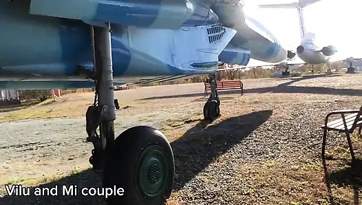 Vilu Vidish'i umumi tuvalette sikiyor