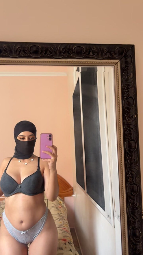 Arab Hijabi Amateur Sliding Her Fingers Slowly Over Her Pussy Until She Cums Hard Alone