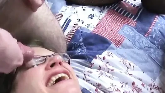 Sexy amateur-mädchen ficken zwei typen mittleren alters