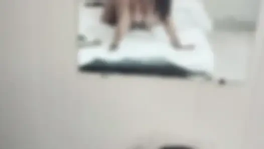 Meri randi biwi chudakkado ki tarah chud rahi hai hotel mein