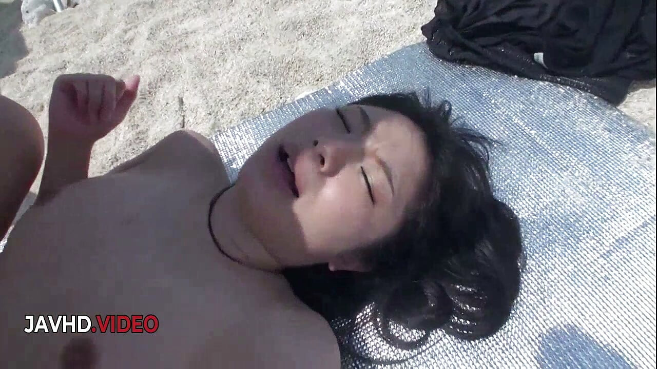 Hina Maeda Beach Threesome & Creampie Outdoor Sex
