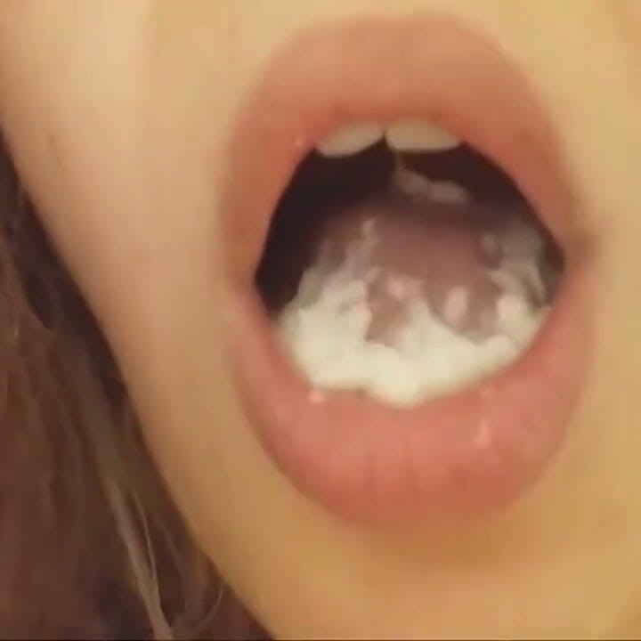 口がいっぱいで...ほとんど