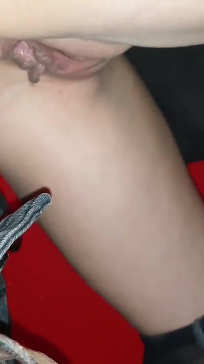 Moment émotif de « Je baise ma copine en faisant du shopping - vidéo amateur réelle »