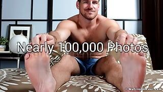 Kinky homo Jaxton shows off his lovely toes from heaven