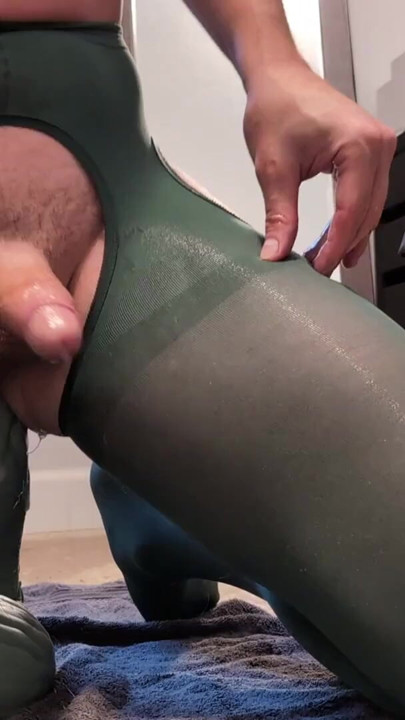 "Allnighttoys XL Rexxx'ten ikonik an  Yıkılmış delik"