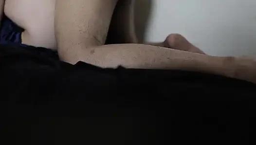 Hintli büyük götlü saten döllenmek için azdırıyor - Asyalı amatör finiş